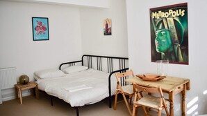 Studio (0 Bedroom) - Trendy Studio Flat in Kemptown Village (Brighton)