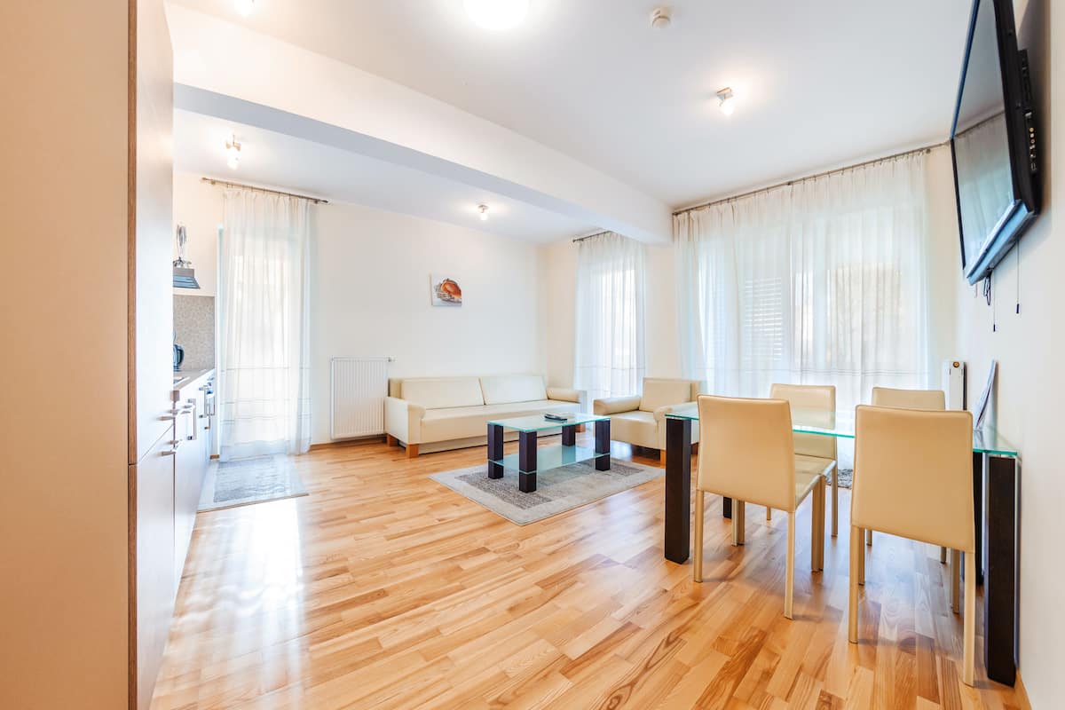 Apartamento (301) | 1 quarto, ferros/tábuas de passar roupa, roupa de cama