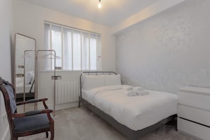 Huoneisto (2 Bedrooms) | 2 makuuhuonetta, silitysrauta/-lauta, ilmainen kiinteä internetyhteys