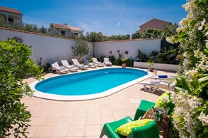 Exterior - Apartment Dina with pool (Malinska-Dubasnica)