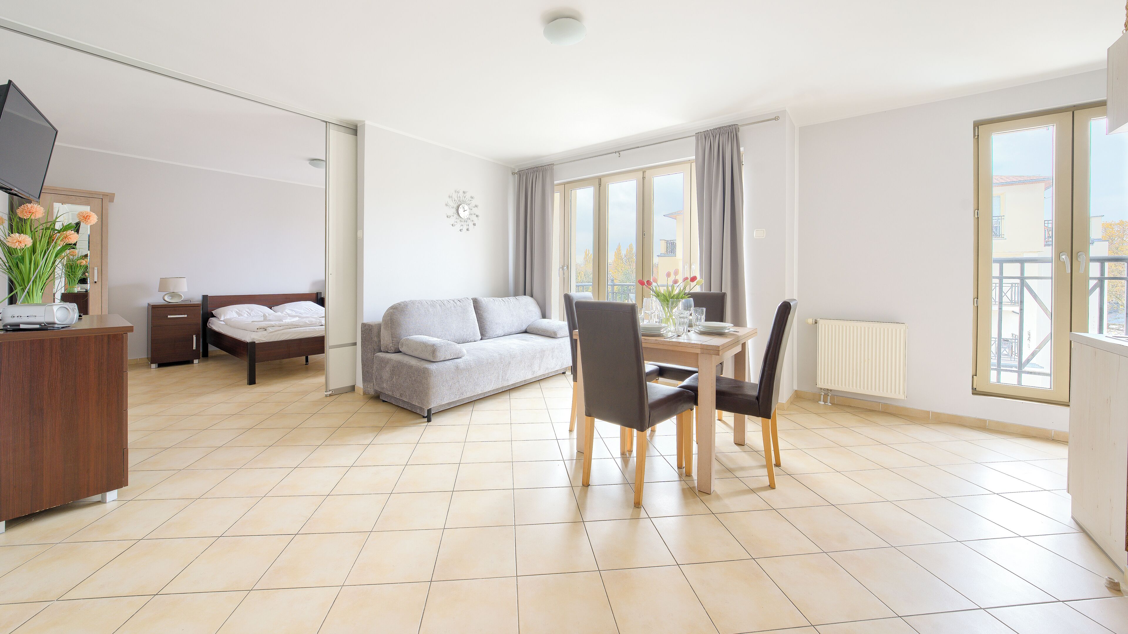 Căn hộ (225 BP - ul. Uzdrowiskowa 14) | Khu phòng khách | TV màn hình phẳng, đầu đĩa DVD 