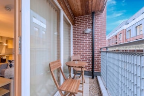 Apartment (2 Bedrooms) | Balcony