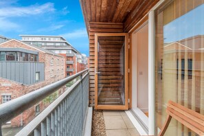 Apartment (2 Bedrooms) | Balcony