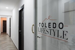 Hallway - Toledo Lifestyle (Naples)