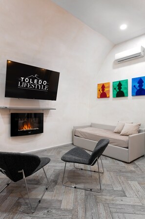 Deluxe Suite, Multiple Beds, Non Smoking, City View | Living area | Smart TV, Netflix - Toledo Lifestyle (Naples)