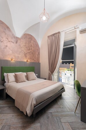 Phòng tiện nghi đơn giản, 1 giường đôi, không hút thuốc, quang cảnh thành phố | Minibar, két bảo mật tại phòng, trang trí khác biệt 