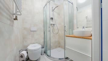 Appartement (3 ul. Zdrojowa 22) | Salle de bain | Douche, serviettes fournies