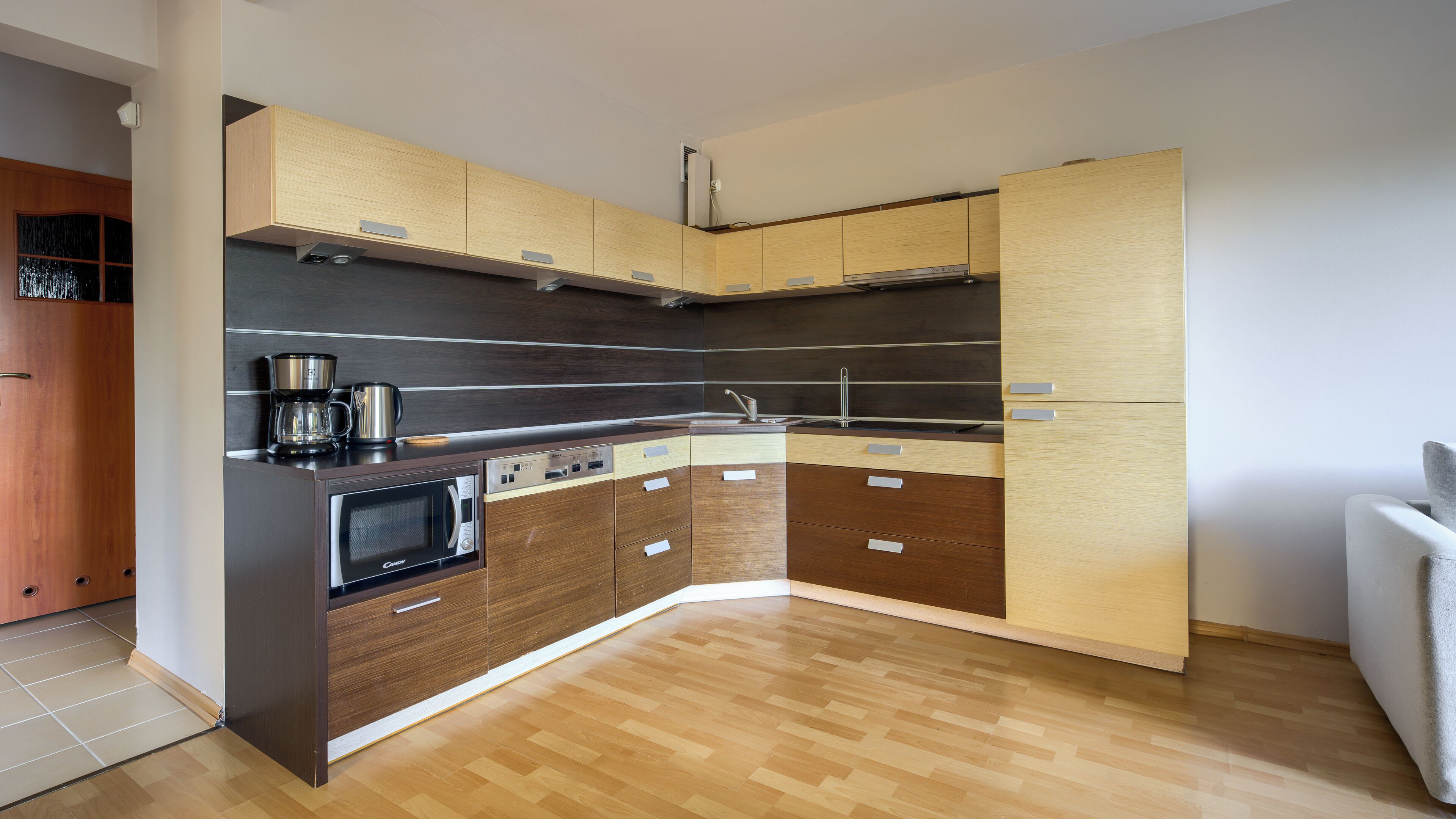 Apartment (25 ul. Zdrojowa 24) | Private kitchen | Fridge, stovetop, electric kettle, cookware/dishes/utensils
