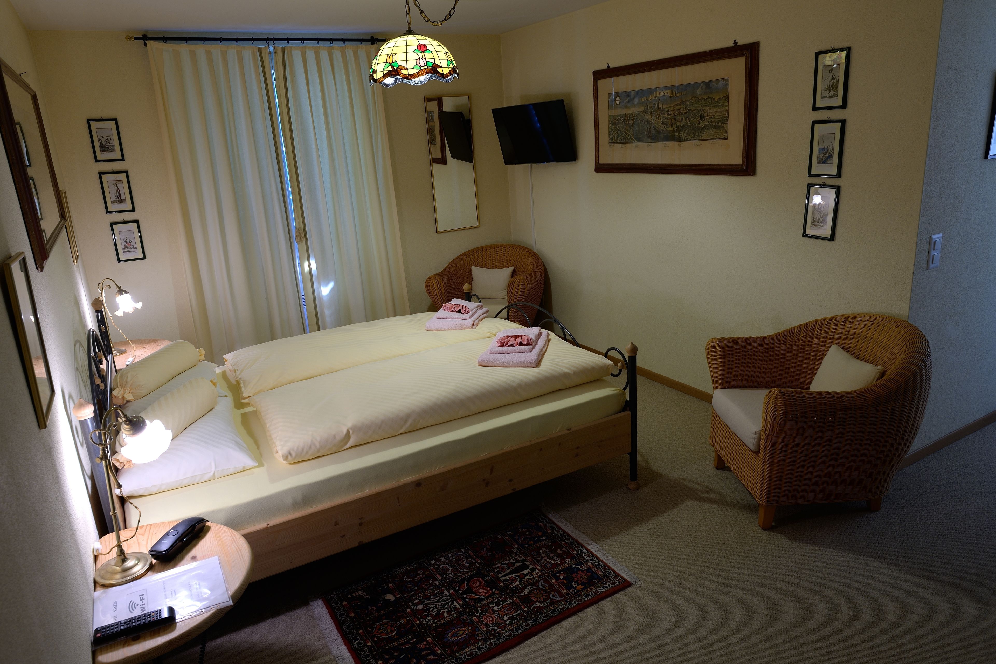 comfort double room | desk, free wifi, bed sheets