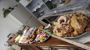 Bao gồm bữa sáng kiểu Âu hàng ngày 