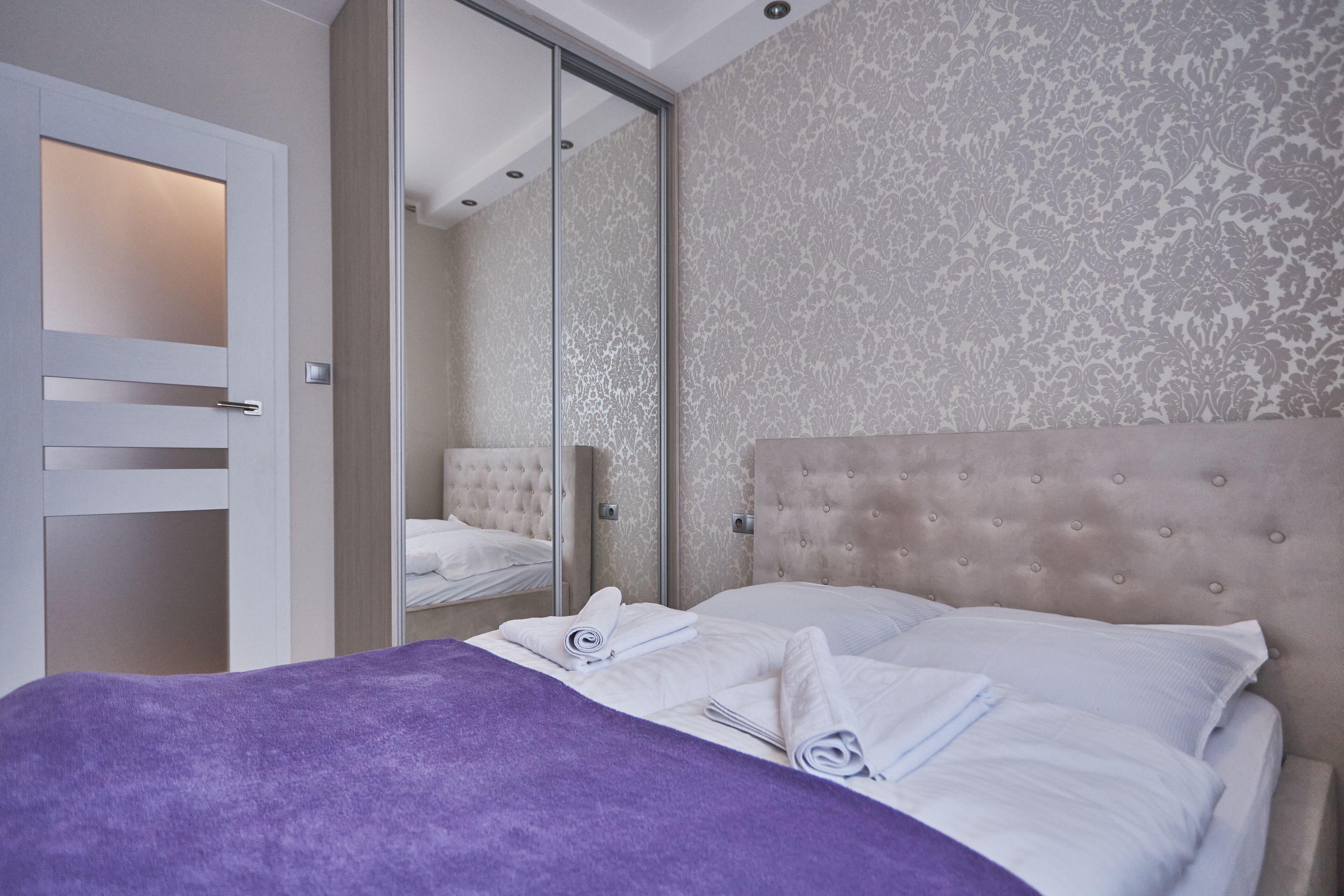 مكواة/لوح كي وواي فاي مجانًا وملاءات أسرّة