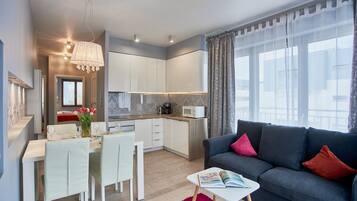 Apartment (13/18) | Living area