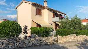 Property grounds - Apartments Juranic (Krk)