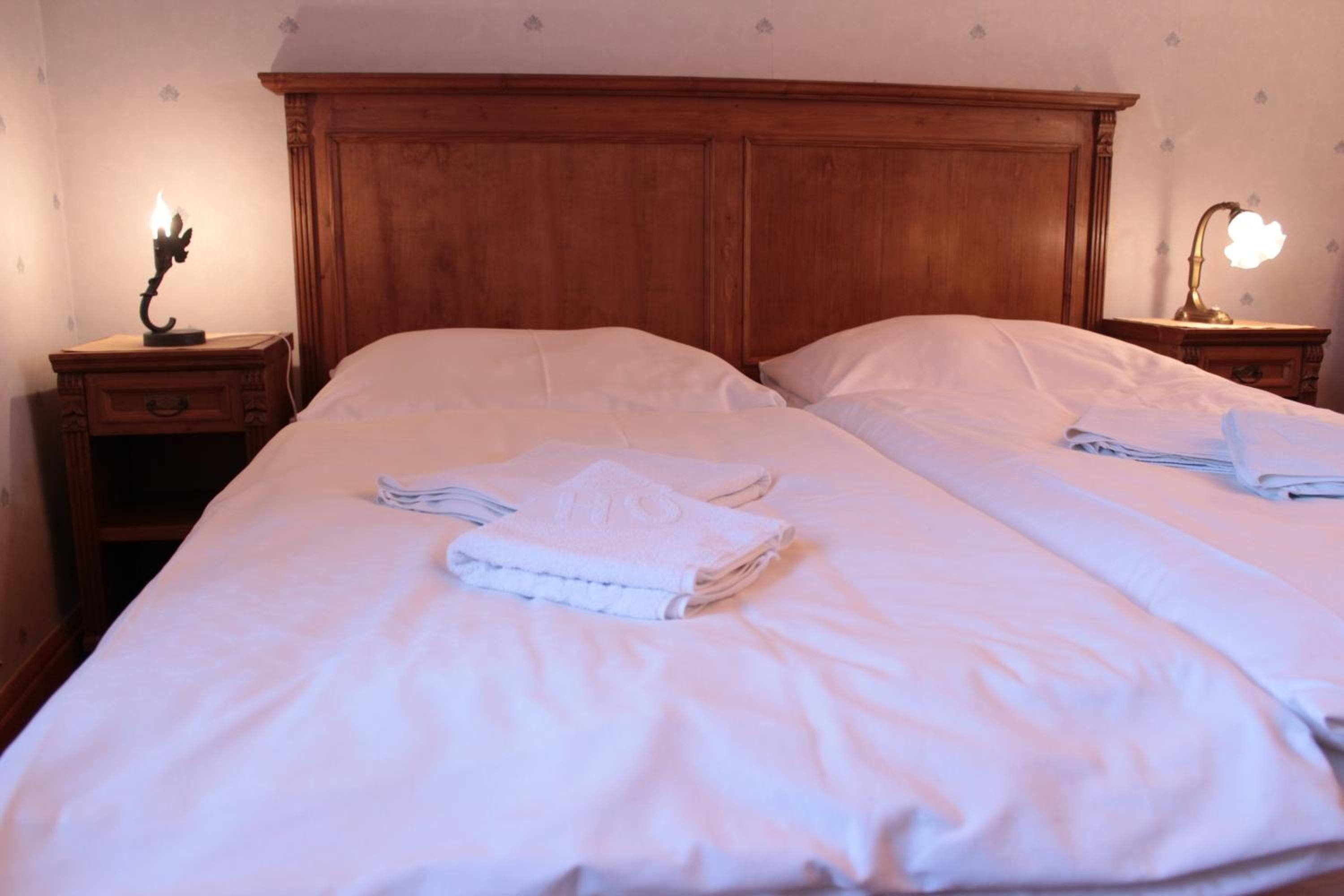 Desk, free cribs/infant beds, free WiFi, bed sheets