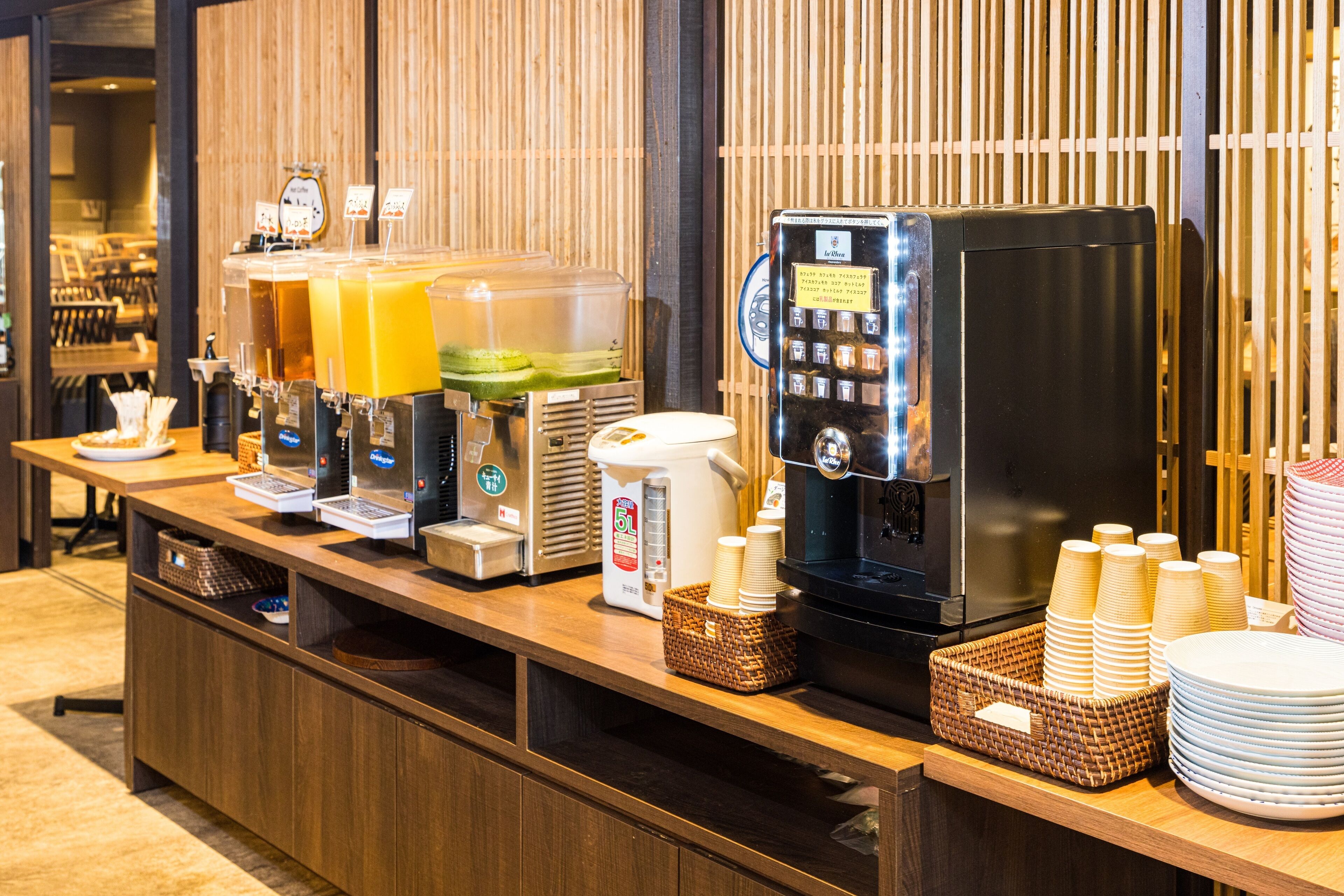 daily buffet breakfast (jpy 1980 per person)