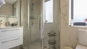 Business Cottage, Multiple Beds, Non Smoking, Garden View | Bathroom