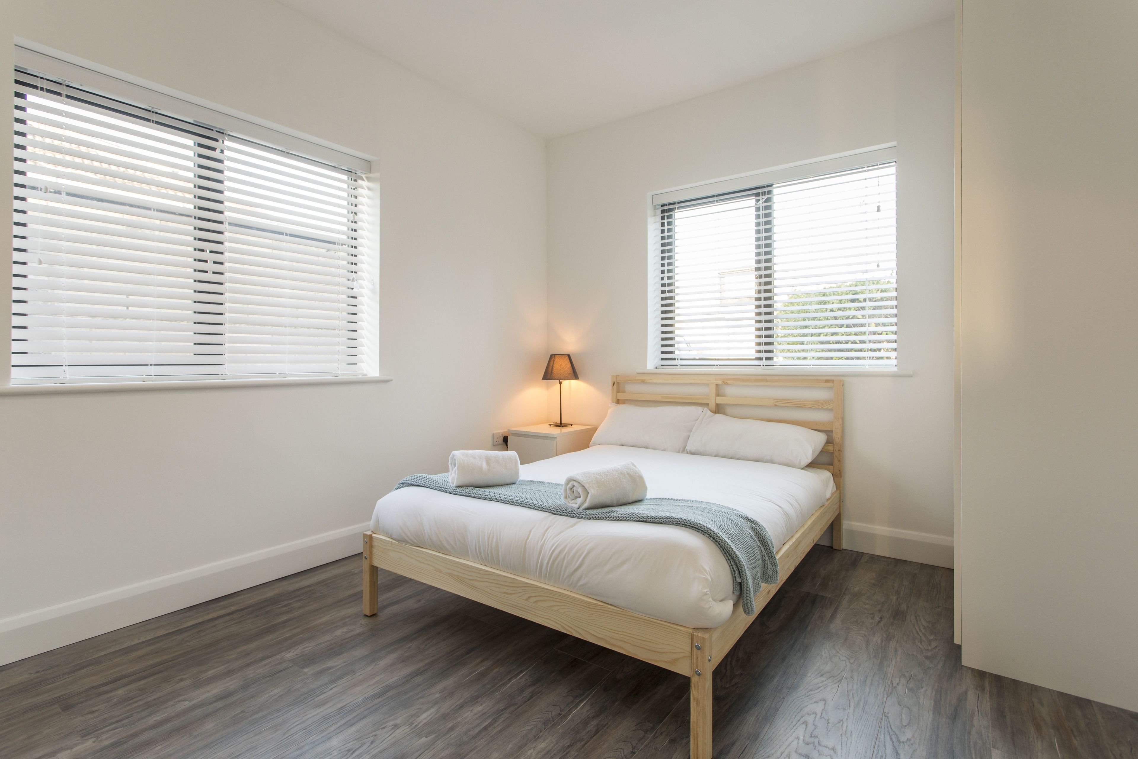 Business Cottage, Multiple Beds, Non Smoking, Garden View | 3 bedrooms, iron/ironing board, free WiFi, bed sheets