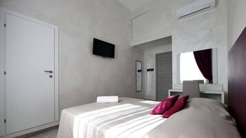 Literie de qualité supérieure, coffres-forts dans les chambres, bureau