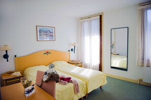 Insonorización, cunas gratuitas y ropa de cama