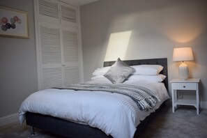 3 bedrooms, premium bedding, iron/ironing board, free WiFi
