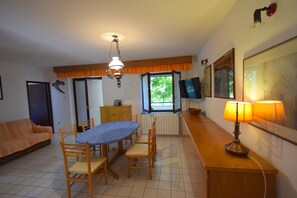 Familiehus - 4 soveværelser | Opholdsområde | Fladskærms-tv