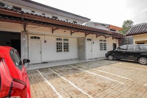 Exterior - RedDoorz @ Meruya 2 (Jakarta)