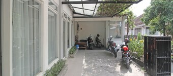 RedDoorz near Solo Balapan Station