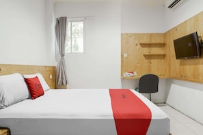 Tweepersoonskamer | Een bureau, gratis wifi, beddengoed
