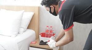 Íróasztal, ingyenes wifi és ágynemű