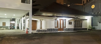 RedDoorz Plus near RS PMI Bogor