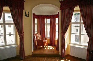 公寓 (Royal) | 客房内保险箱、办公桌、遮光窗帘、熨斗/熨板