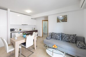 Living room - Apartments Nino (Malinska-Dubasnica)