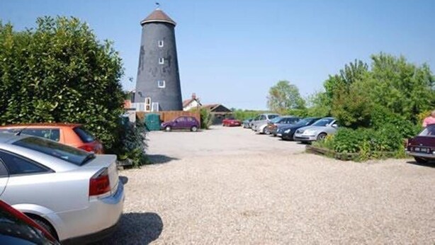 Property grounds - Yaxham Mill (Dereham)