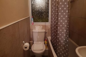 Bathroom - Bright 1 Bed Home Near City Centre (Edinburgh)