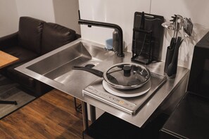Deluxe Studio Suite | Private kitchen | Mini-fridge, electric kettle - The Nine States Hotel Fukuoka Tenjin West (Fukuoka)