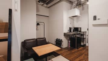 Deluxe Studio Suite | Free WiFi, bed sheets