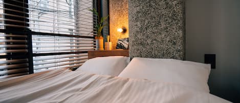 Free WiFi, bed sheets
