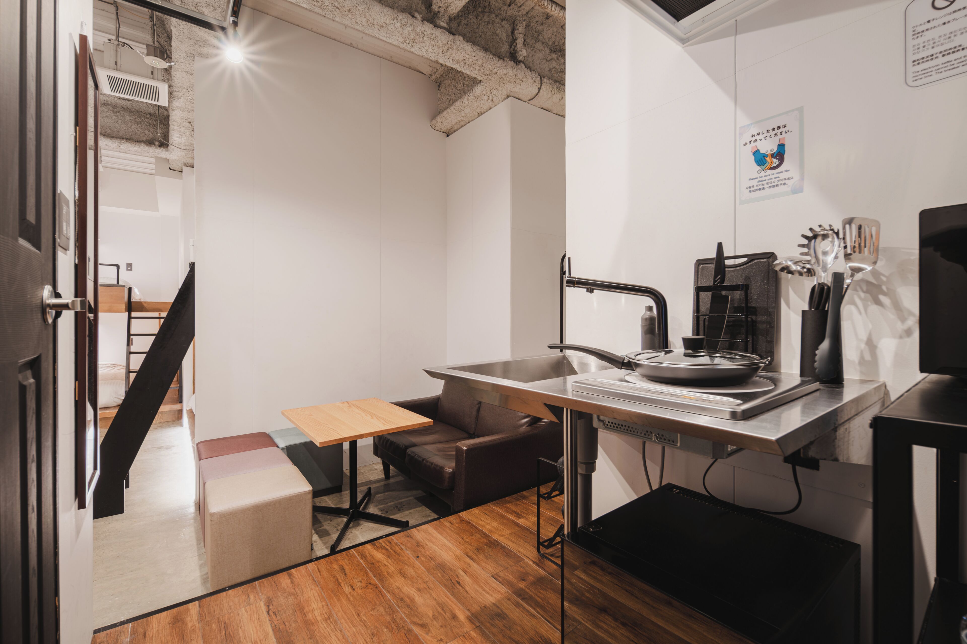 Deluxe Studio Suite | Private kitchen