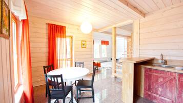 Deluxe-Villa, Sauna | Eigene Küche | Kühlschrank, Herdplatte, Geschirrspüler, Wasserkocher