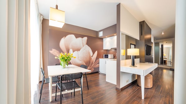 Apartment (445) | Living area | Flat-screen TV