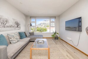 Apartment (1 Bedroom) | Wohnzimmer | Fernseher, Netflix, Streaming-Dienste