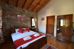 Villa básica, varias camas, para no fumadores, vista a la montaña | Vista desde la habitación