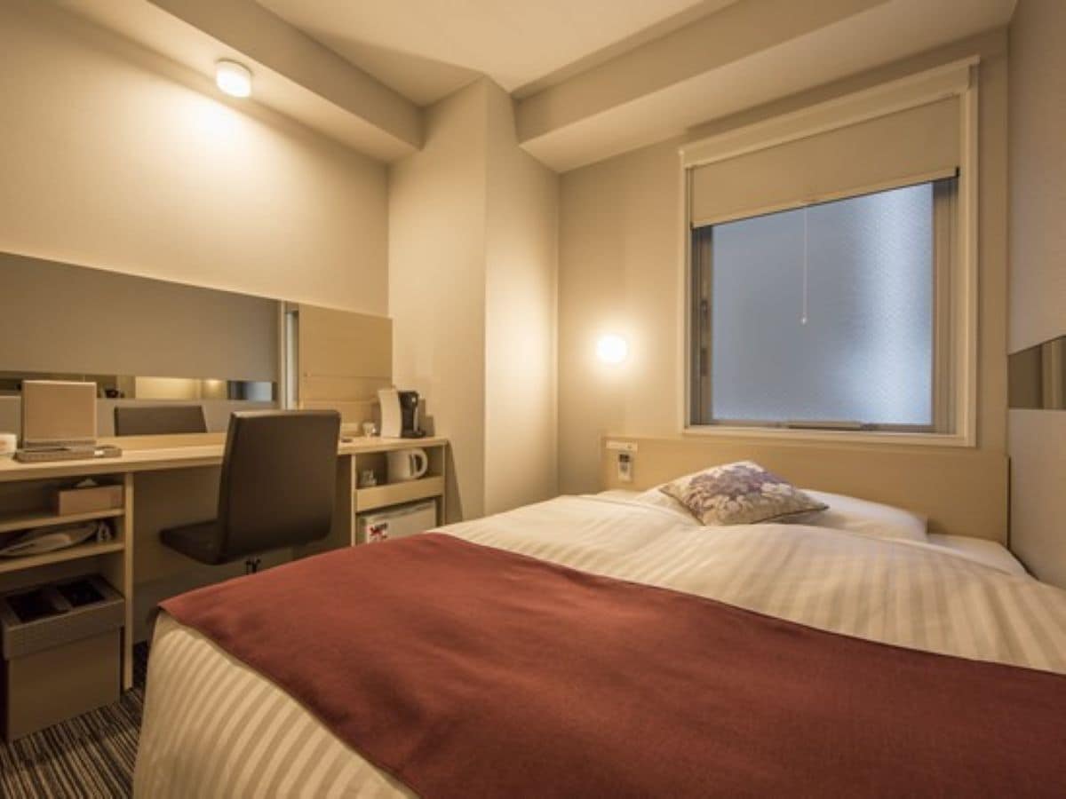 Habitación (A room for women only) | Tabla de planchar con plancha, wifi gratis, ropa de cama