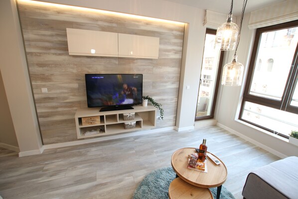 Luxury Apartment, Balcony, City View | Living area