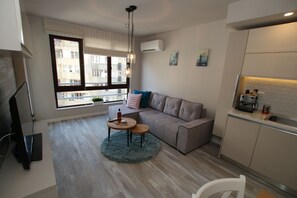 Luxury Apartment, Balcony, City View | Living area