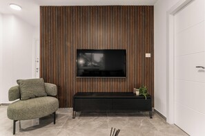 Presidential Apartment, 1 Bedroom, Non Smoking, City View | 1 bedroom, individually decorated, blackout drapes, soundproofing - HaHavatselet Suite - Isrentals (Jerusalem)