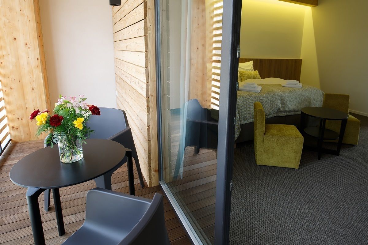 superior room, balcony | minibar, in-room safe, individually decorated, desk