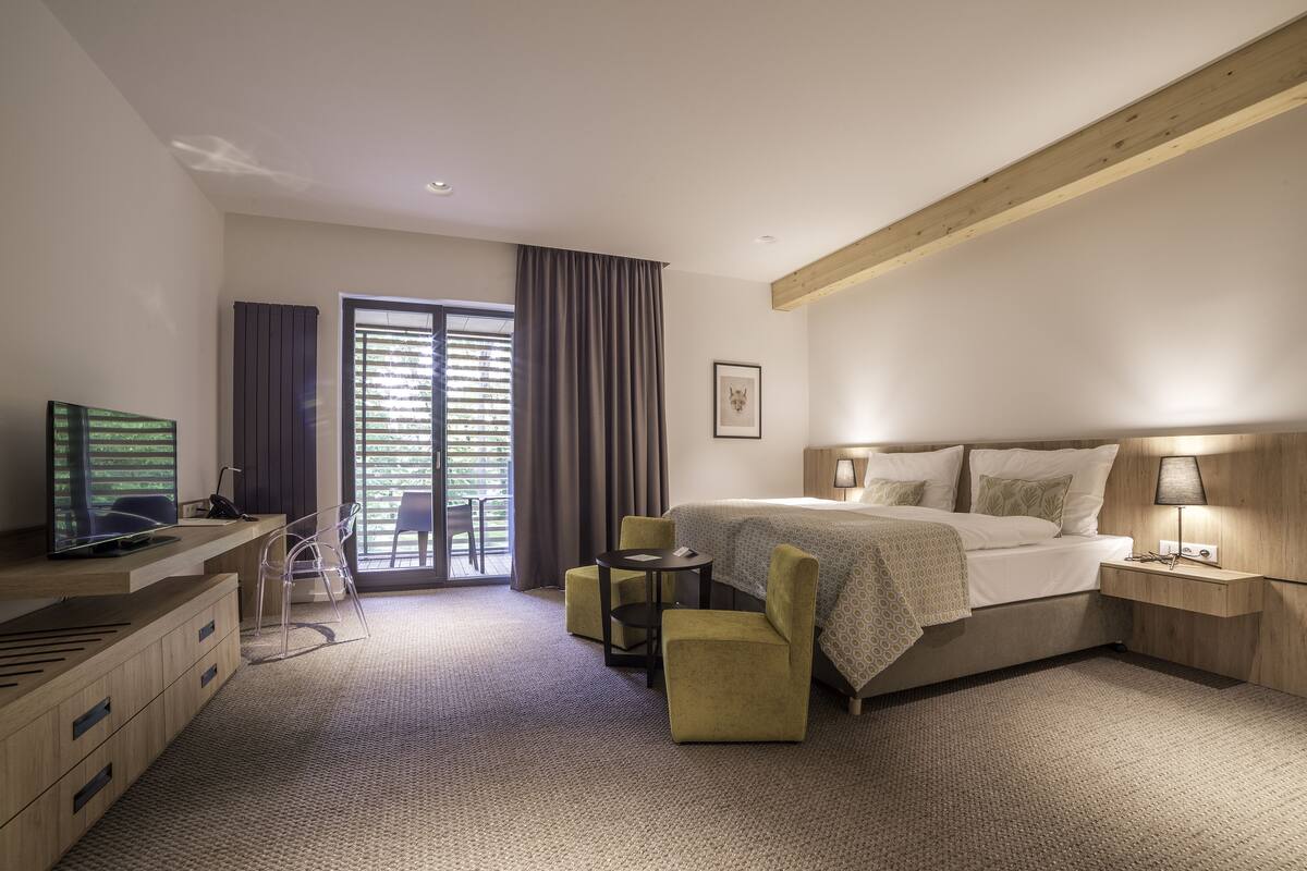Superior Room, Balcony | Minibar, in-room safe, desk, laptop workspace