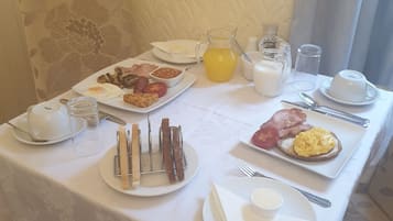 Desayuno completo incluido todos los días