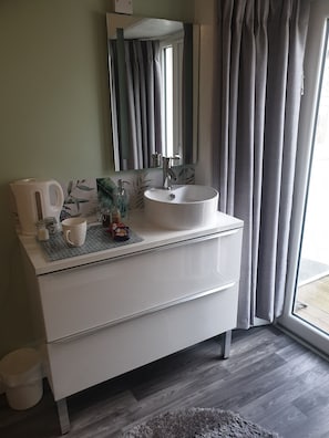 Enkeltrom | Sengetøy av topp kvalitet, memory foam-senger og lydisolert